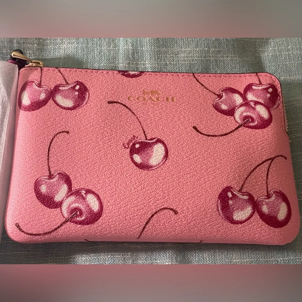 Coach 🍒🍒CHERRY🍒🍒 Print Corner Zip
Wristlet. NWT   Sold out! - Picture 2 of 7